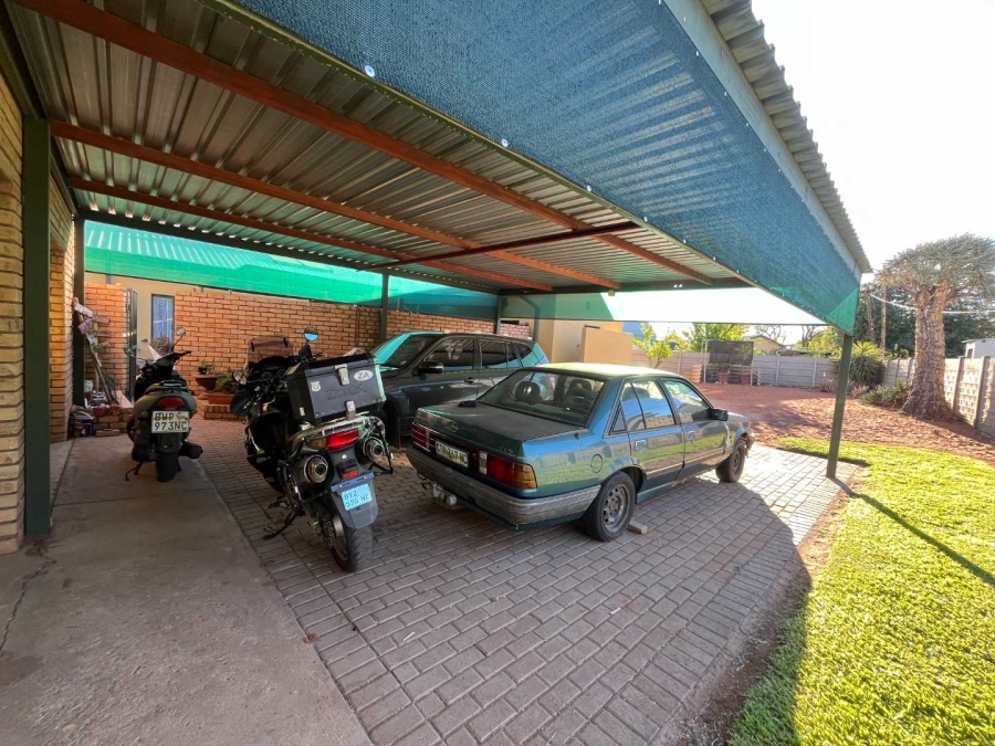 5 Bedroom Property for Sale in Die Rand Northern Cape